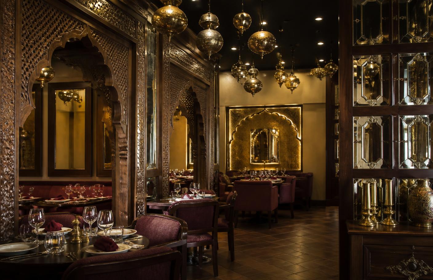 Warm modern restaurant dining room
